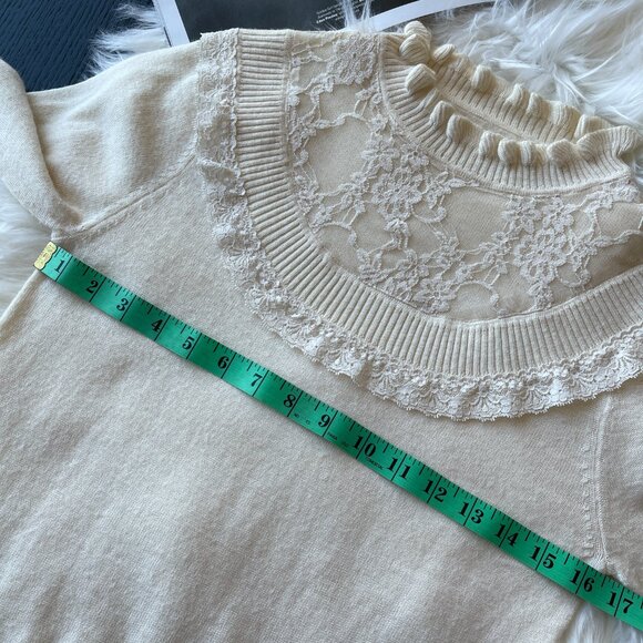 Size XS Ruffle Lace Wool White Sweater Price Firm - Picture 6 of 6